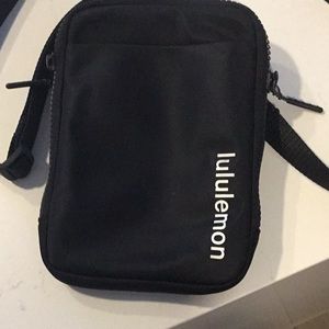 Lululemon cross body pouch